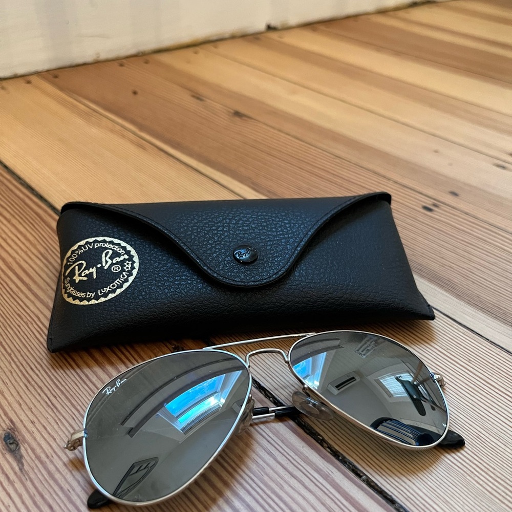 Ray-Ban Silver Aviator Sunglasses with Black Case